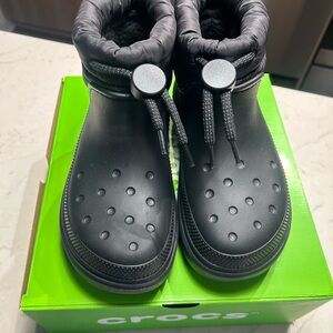 Crocs Stomp Puff Boot – Black Faux Fur Lined Winter Boots (Unisex M8 / W10)